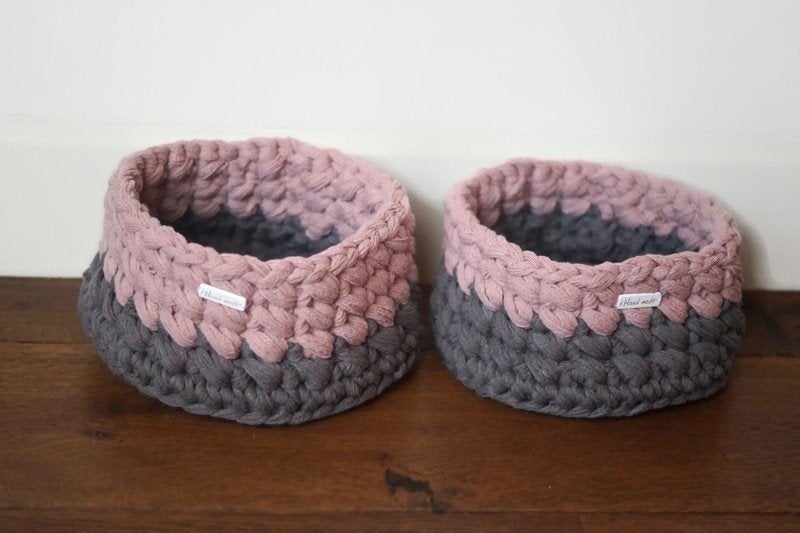 Handgemaakte grijs met roze mandjes, nieuw, Mand, Textiel, Rond, Nieuw