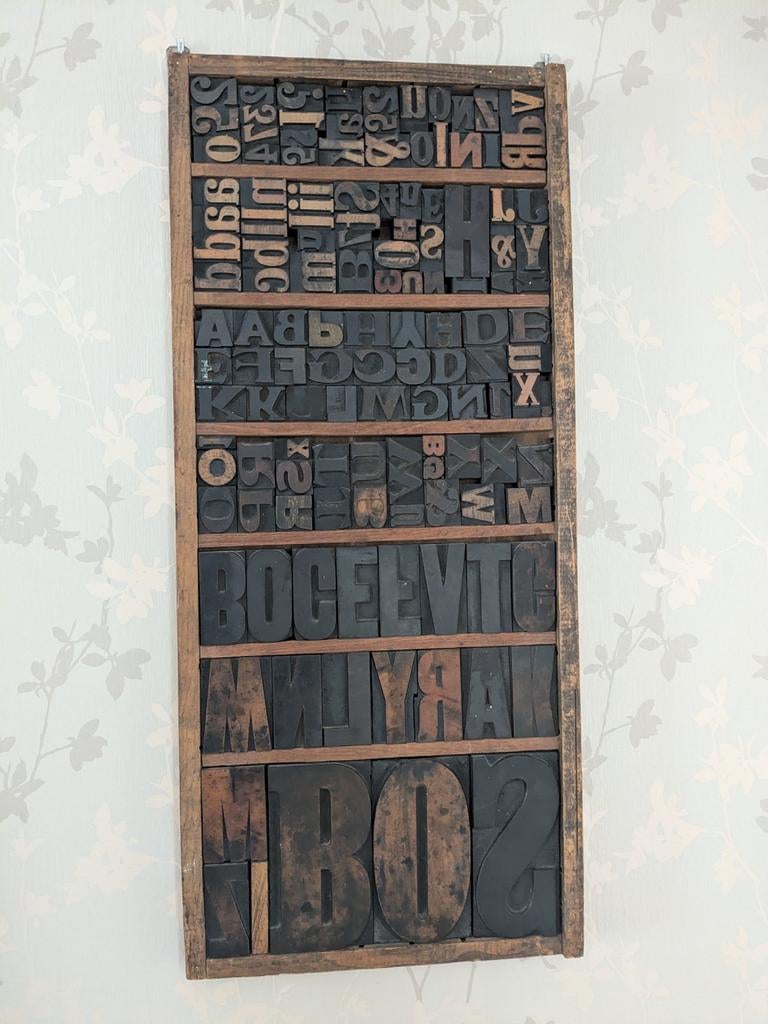 Vintage houten letterbak met drukletters, Ophalen