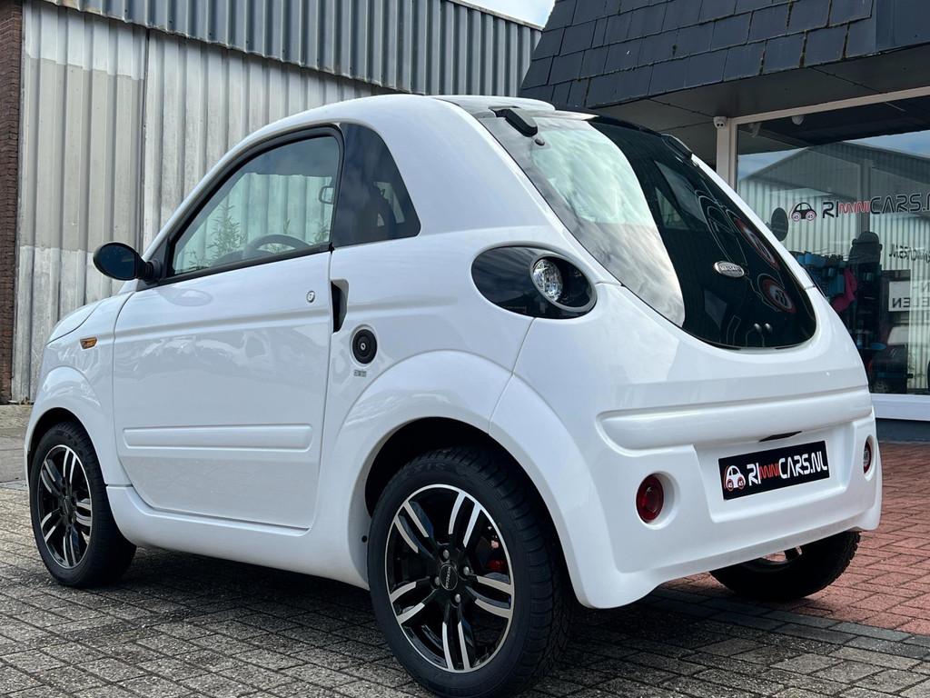 Microcar Dué brommobiel | 2023 | 1dkm | Garantie 45km auto, R
r  r, Info@riminicars.nl, R, Gebruikt