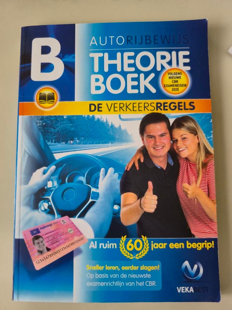 Auto Theorieboek 2025 VEKABEST - Alleen ophalen, Ophalen, Alpha, Zo goed als nieuw, Niet van toepassing