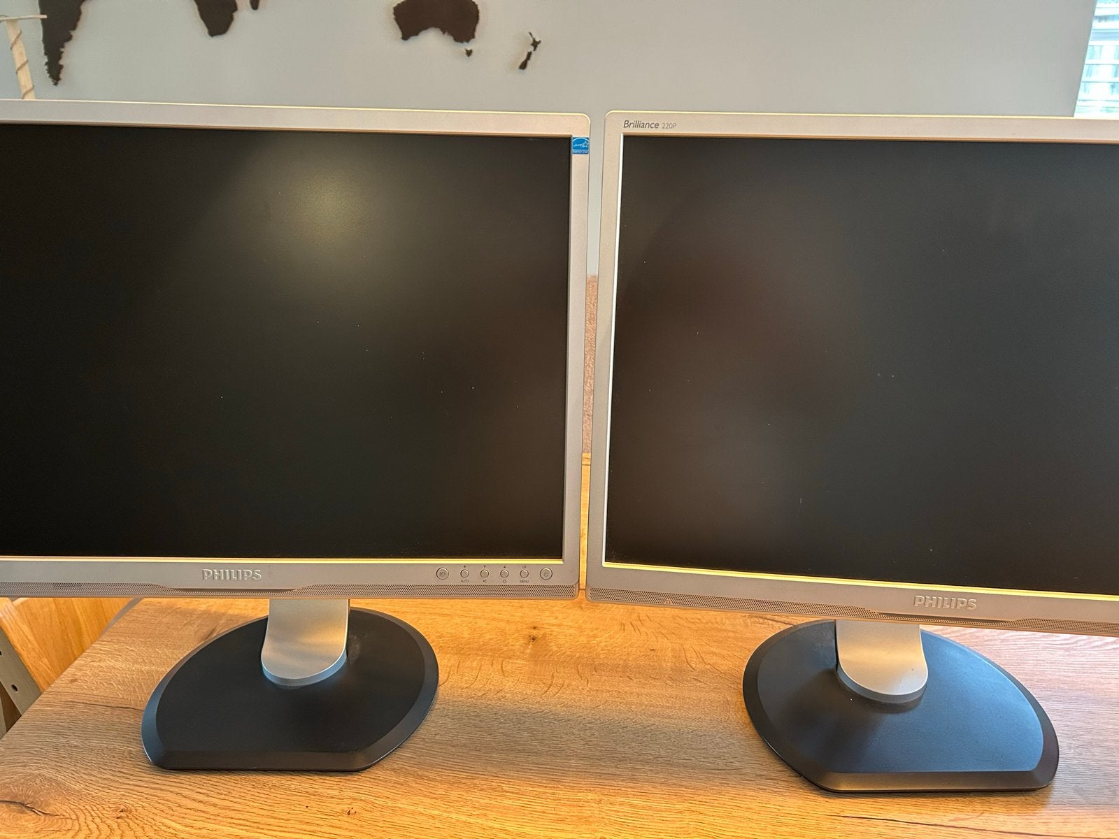 Philips Brilliance 220P1 / MWB1220I 22-inch Zakelijke Monito, Gebruikt, In hoogte verstelbaar, Full HD, Ophalen of Verzenden
