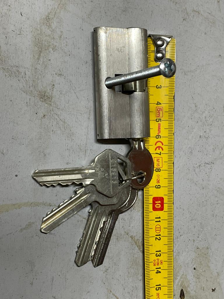 Lips cilinderslot SKG** 30/30mm met 5 sleutels, Doe-het-zelf en Verbouw, Hang- en Sluitwerk, Ophalen of Verzenden, Gebruikt, Slot