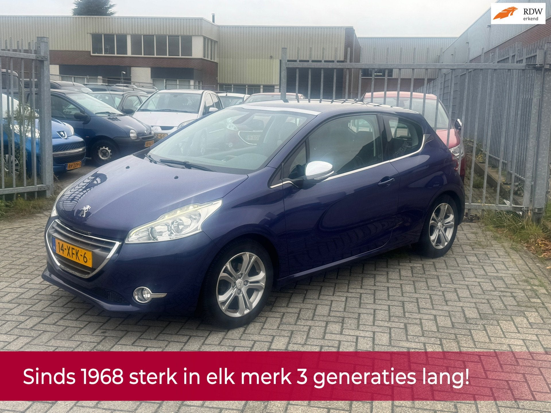 Peugeot 208 1.4 VTi Allure 95PK! NL AUTO NAP! PANORAMA l LEE, Auto's, Voorwielaandrijving, Gebruikt, Zwart, Blauw