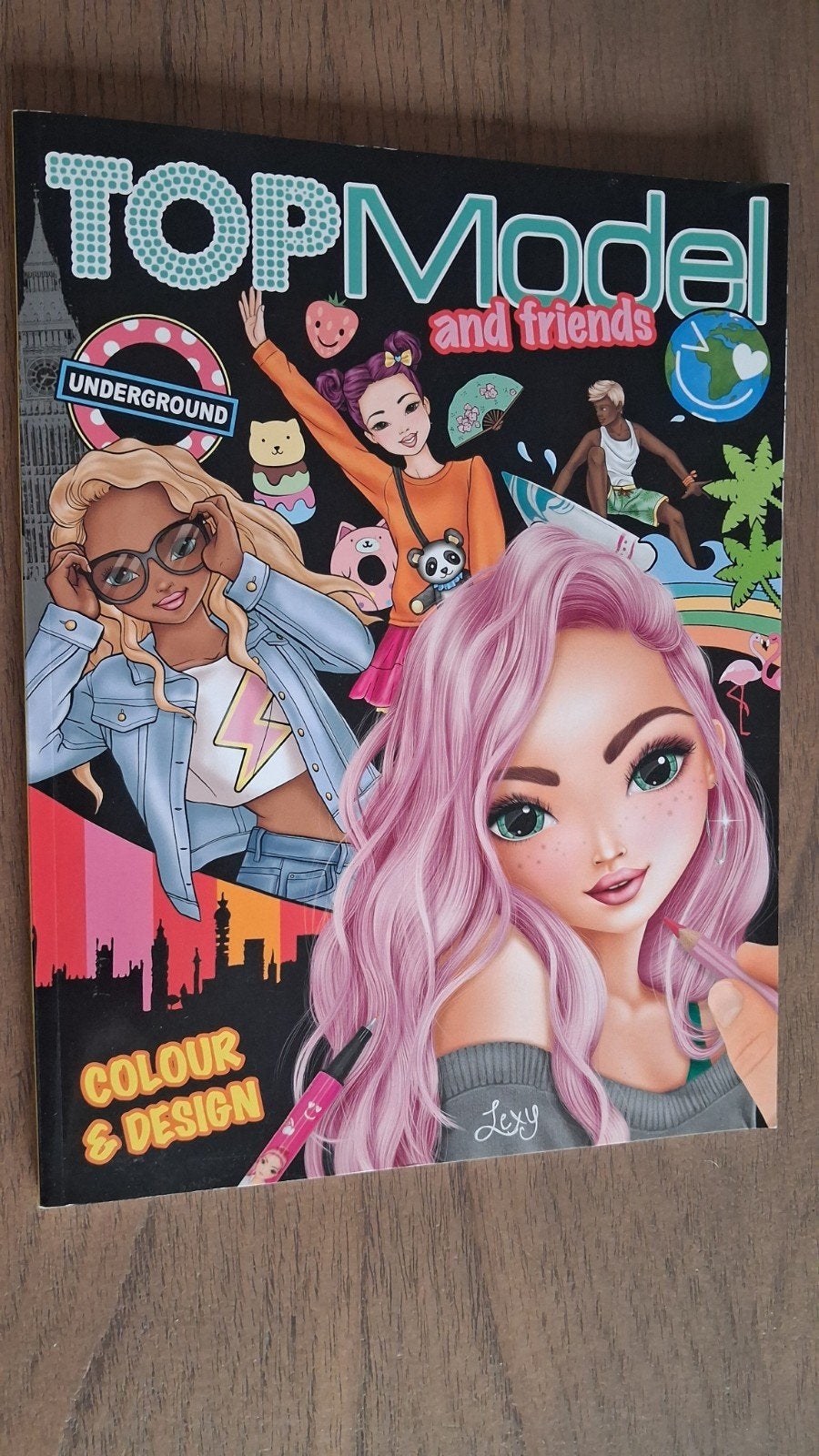 TOPModel Colour & Design boek, Ophalen, Zo goed als nieuw, Papier, Schets- of Tekenboek