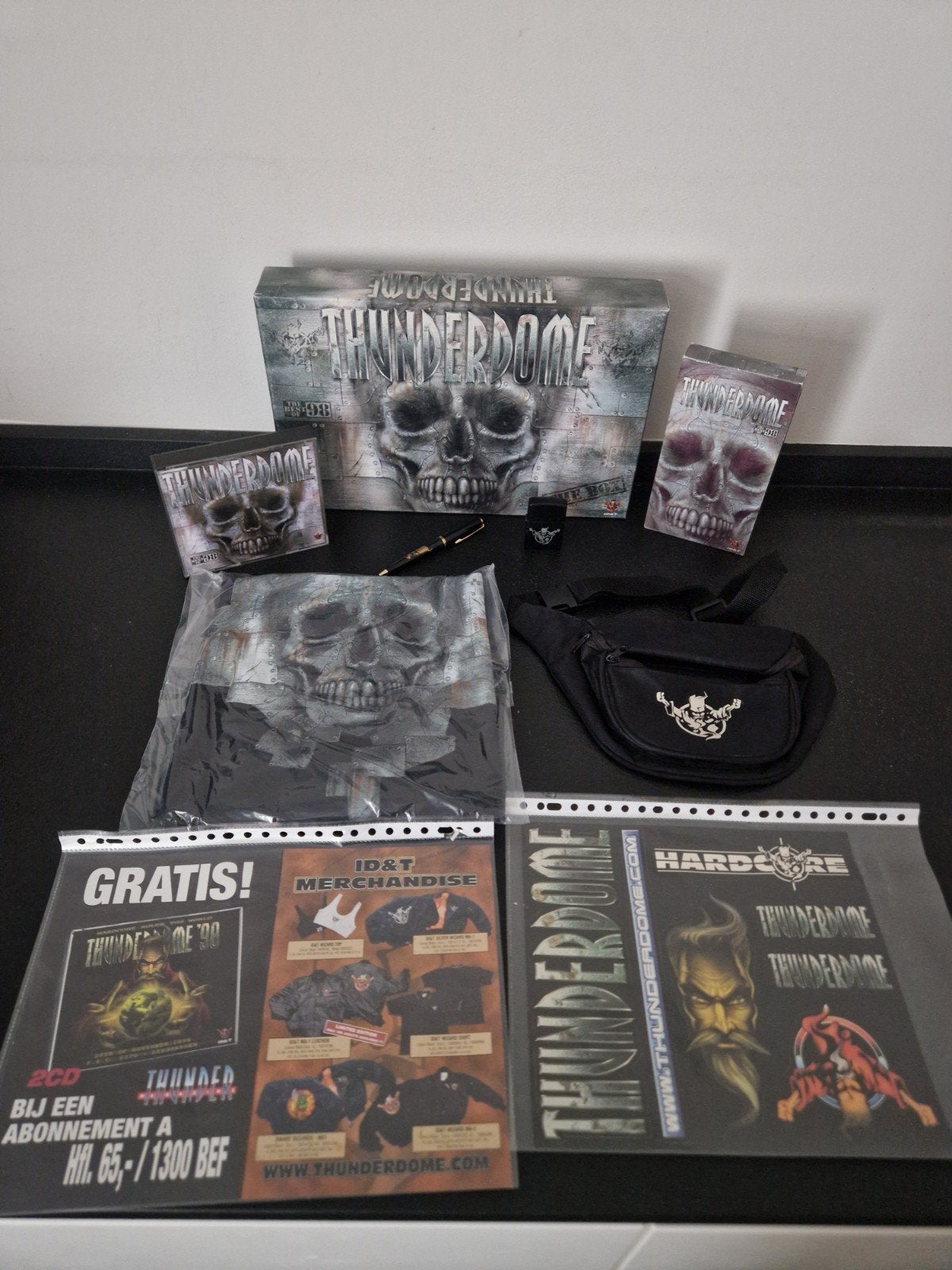 Thunderdome 1998 collectorsbox compleet. hardcore gabber, Ophalen of Verzenden, Zo goed als nieuw