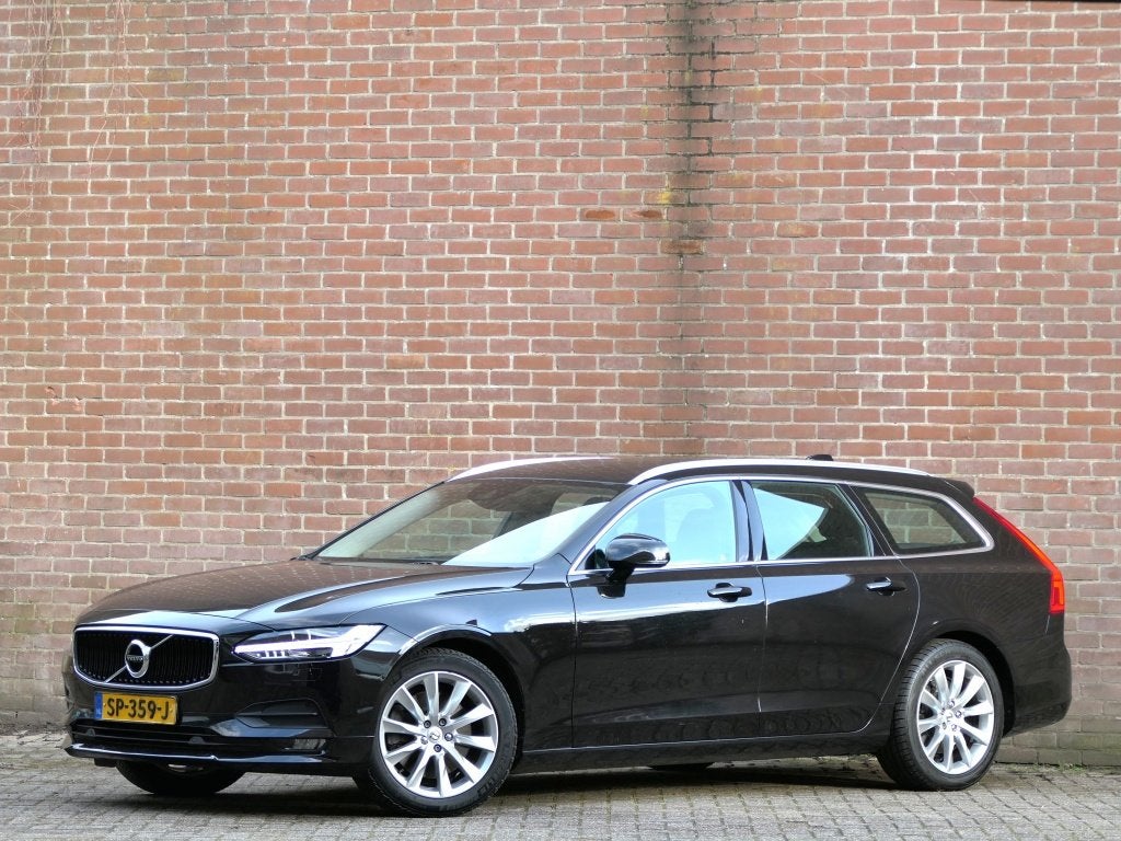 Volvo V90 T4 AUT Momentum 12MND garantie / Trekhaak / BLIS /, Automaat, 12 maanden, Bluetooth, Euro 6