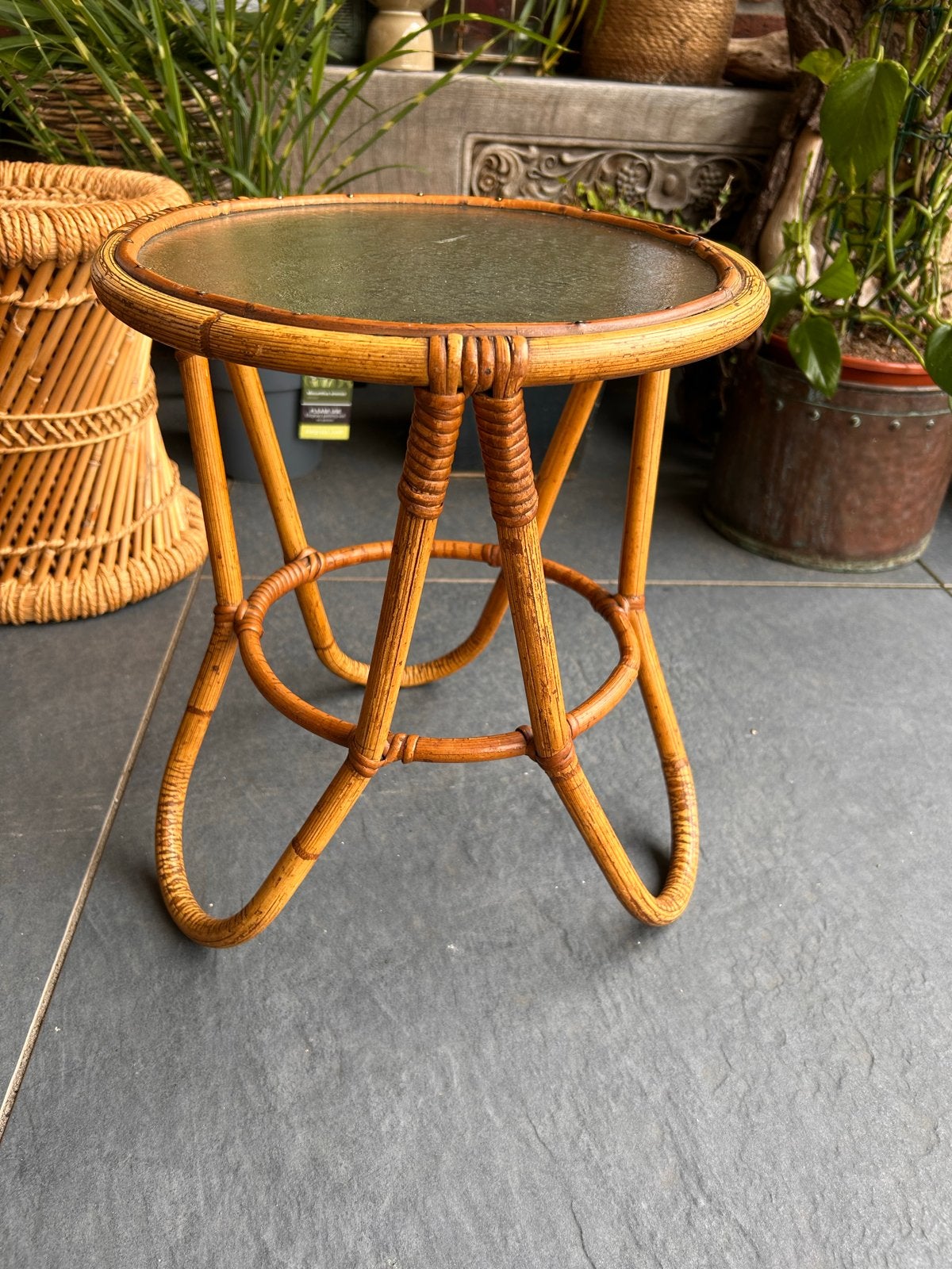 Vintage rotan bijzettafel met glazen blad, Ophalen, Minder dan 45 cm, Minder dan 55 cm, Gebruikt