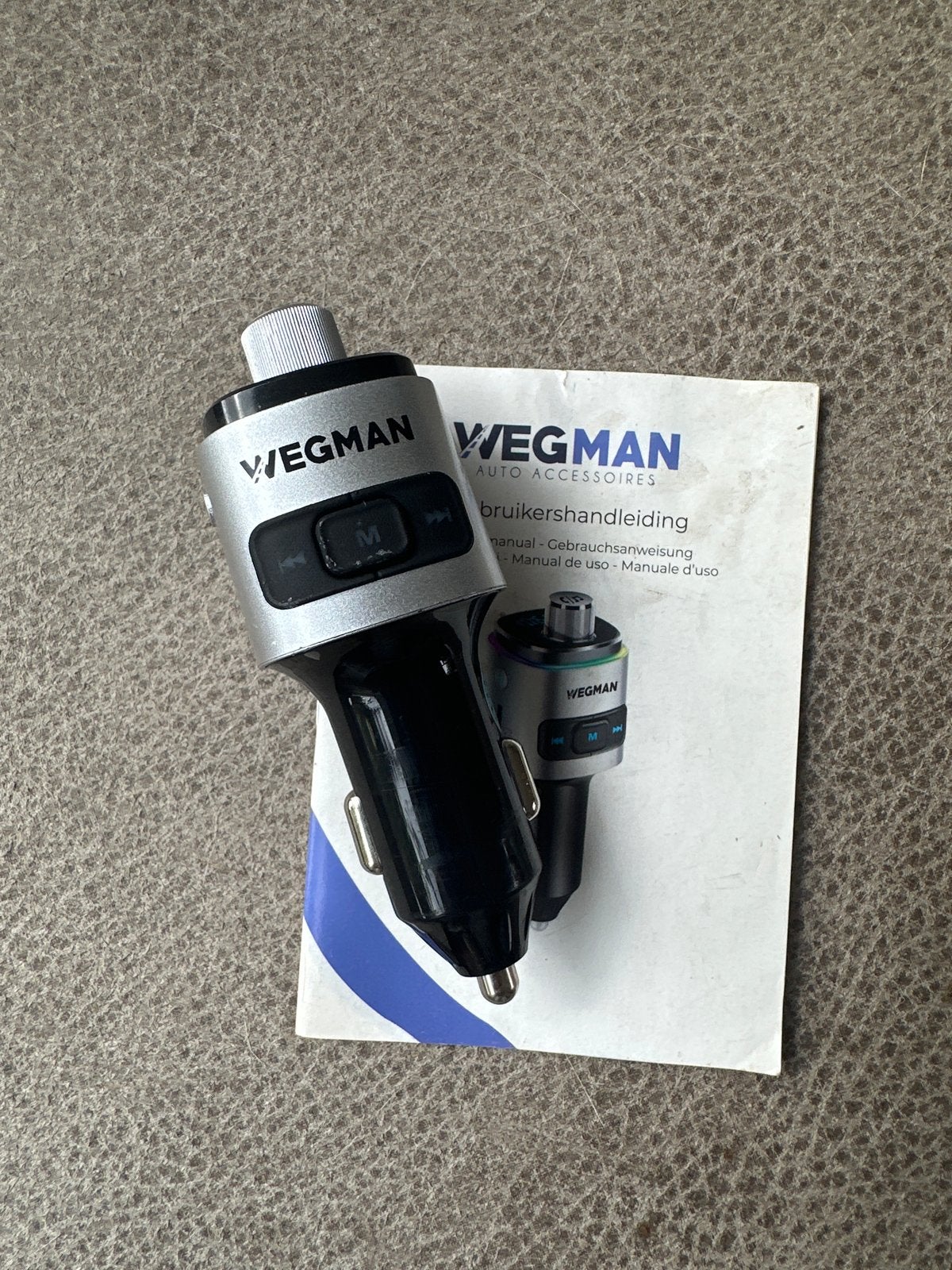 Wegman Bluetooth FM transmitter met USB-oplader, Ophalen of Verzenden, Zo goed als nieuw