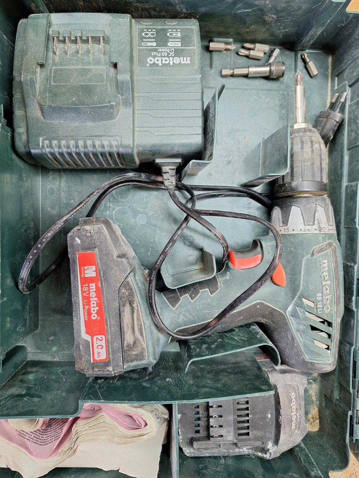 Metabo BS 18 L Accuboormachine met lader en accu, Ophalen, Gebruikt, Variabele snelheid, Boor- en Schroefmachine