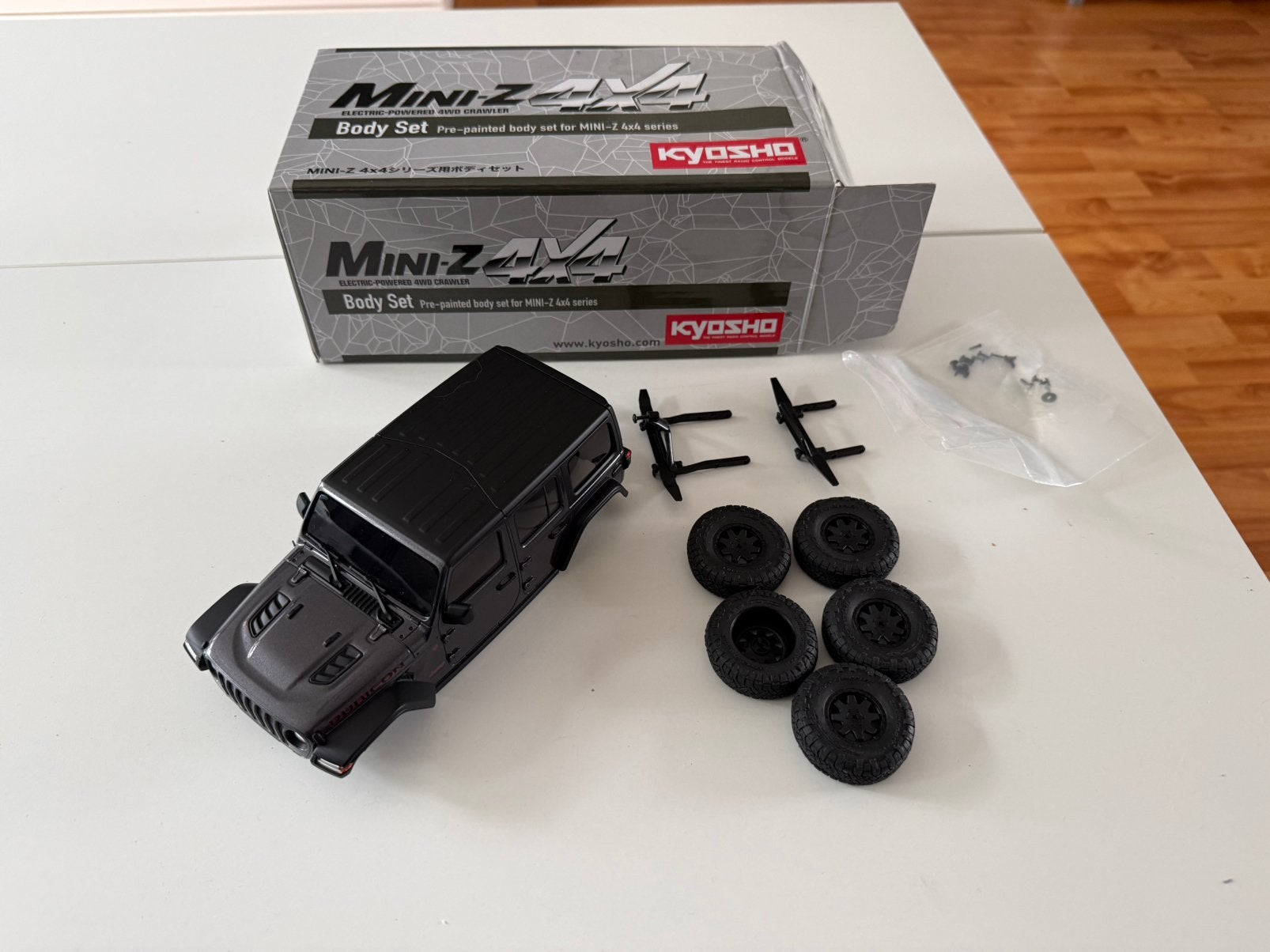 Kyosho mini z 4x4 jeep bodyset, Ophalen of Verzenden, Zo goed als nieuw, Schaal 1:16, Onderdeel