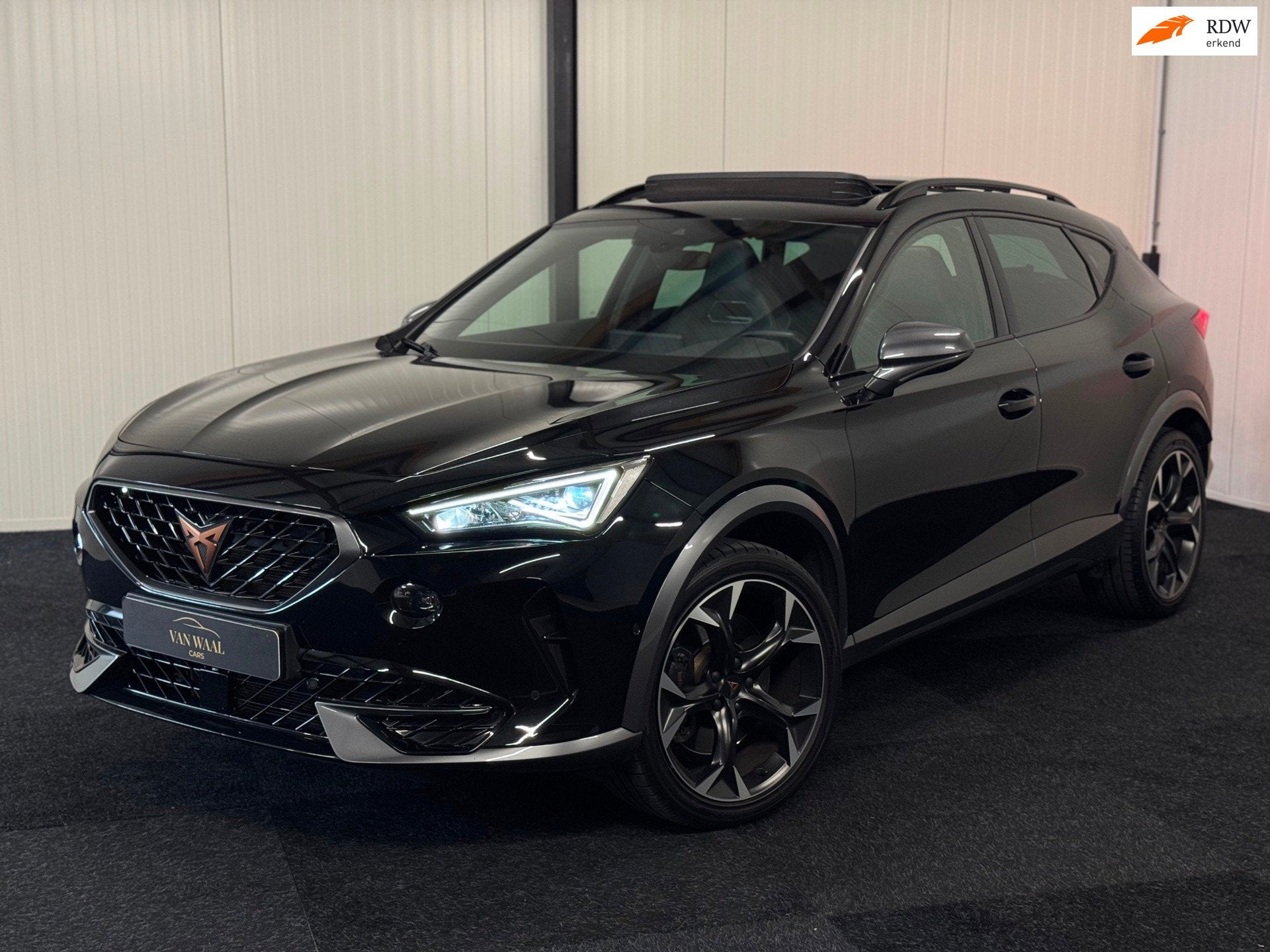 Cupra FORMENTOR 2.0 TSI 4DRIVE 310PK FULLOPTION|RIJKLAAR|TOP, Auto's, Automaat, 4 cilinders, Leder en Stof, Zwart