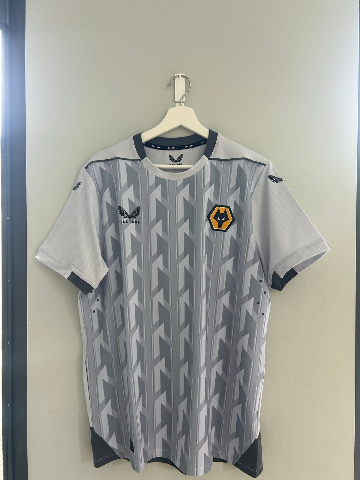 Wolves Castore Uitshirt 2023/2024 Maat L Nieuw met labels, Sport en Fitness, Maat L, Ophalen of Verzenden, Nieuw, Shirt