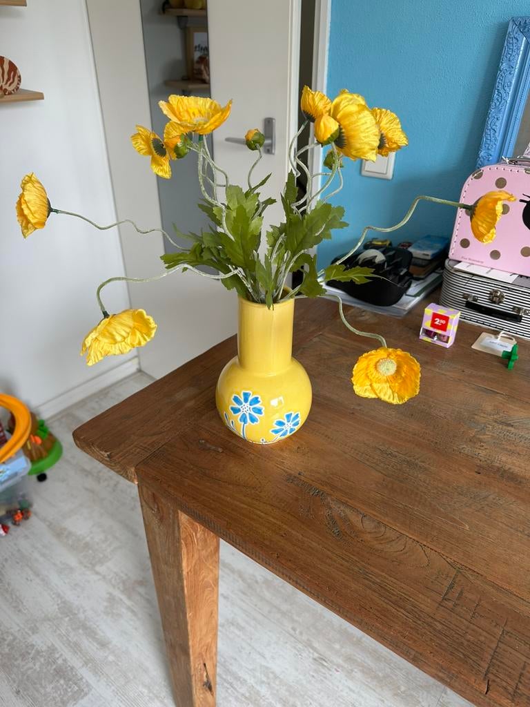 Vrolijke vaas met kunstbloemen, Ophalen of Verzenden, Zo goed als nieuw, Geel