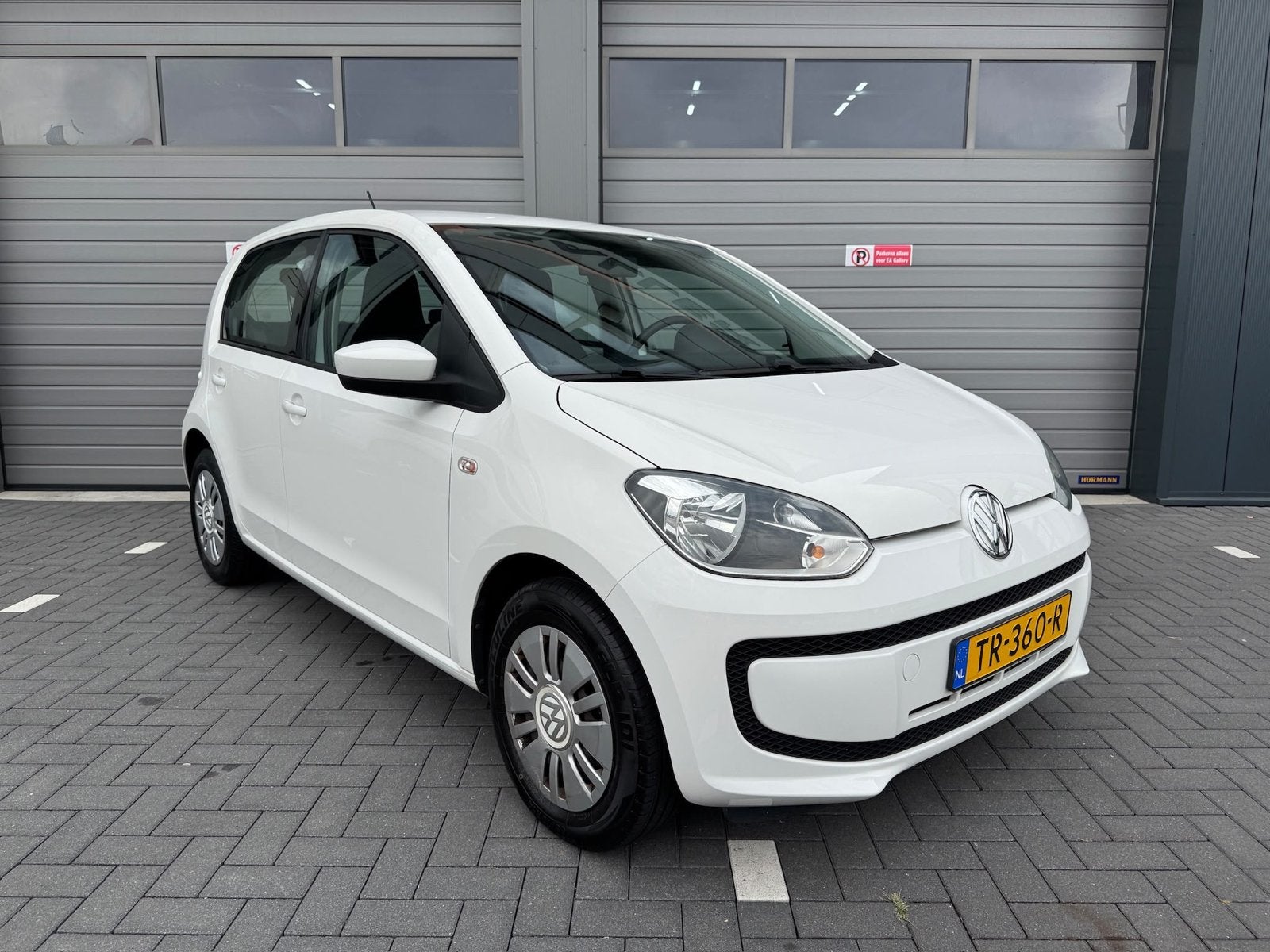 Volkswagen up! 1.0 44KW/60PK 5-DRS 2015 Wit, Auto's, Voorwielaandrijving, Up!, 4 stoelen, Wit