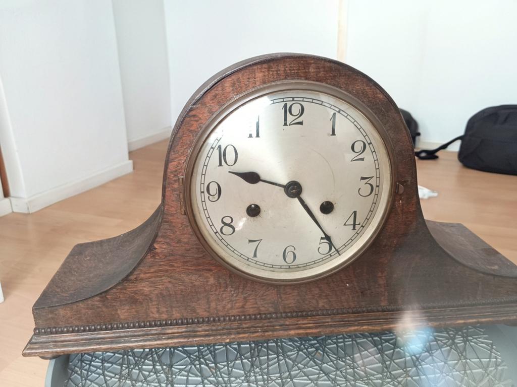 Antieke houten schoorsteenklok, met sleutel., Antiek en Kunst, Antiek | Klokken, Ophalen