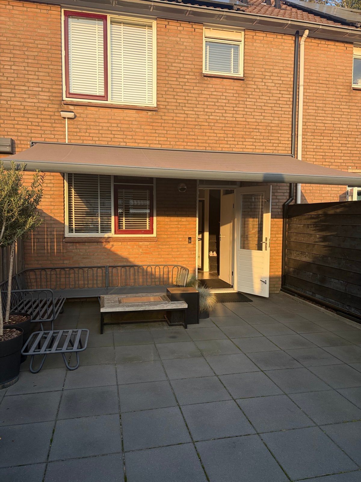 Zonnescherm 4.90m breed, 3.00m diep - Goede staat, Tuin en Terras, Ophalen, Gebruikt, 450 cm of meer, Knikarmscherm