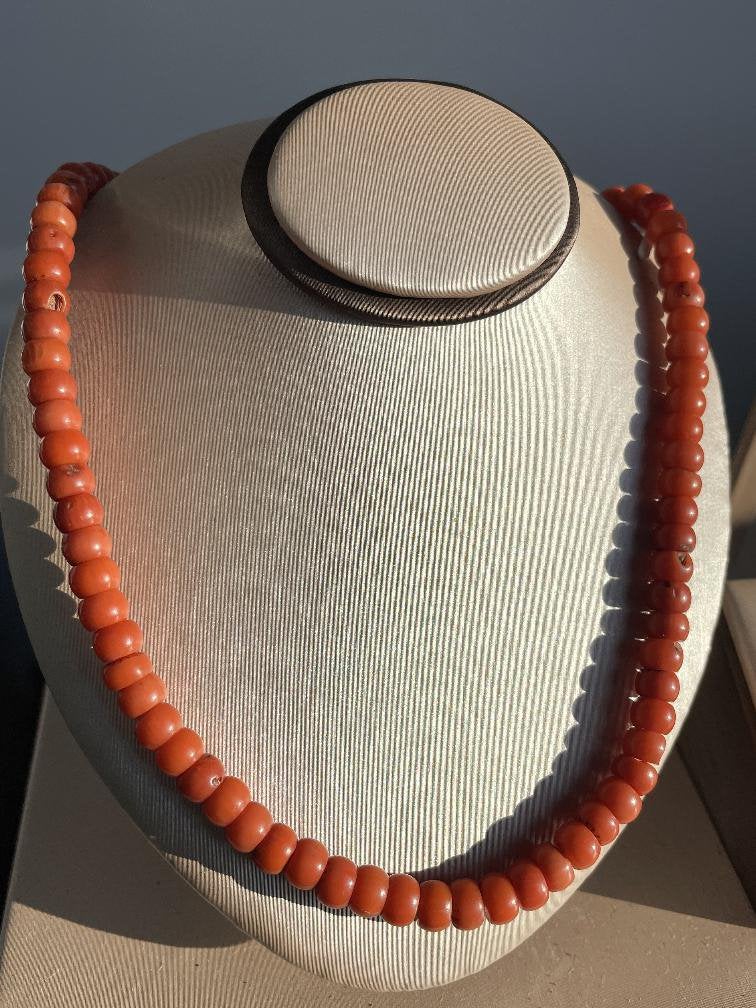 Antieke bloedkoraal ketting met zilveren slot, Ophalen of Verzenden, Zilver, Ketting