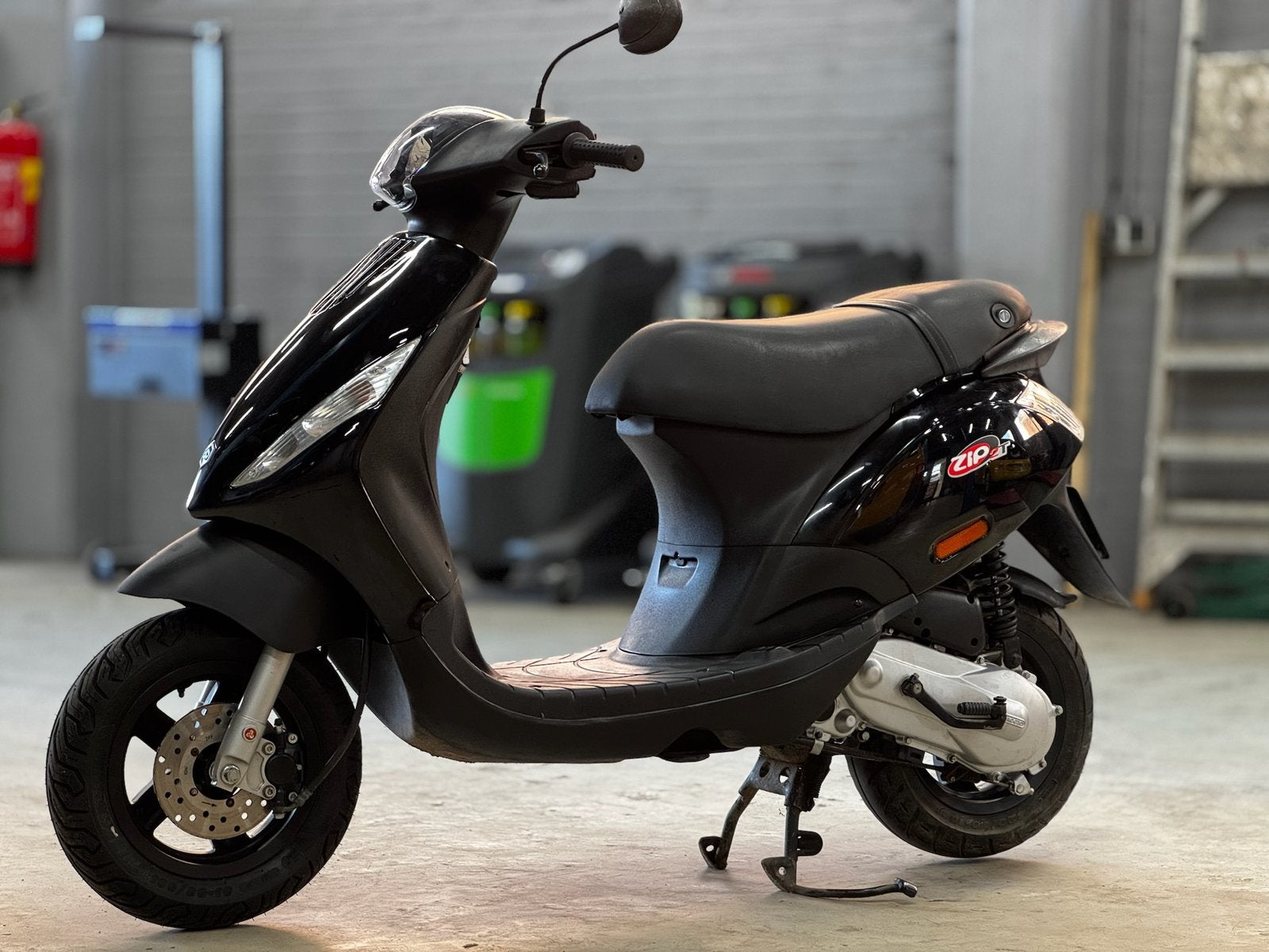 Piaggio Zip 50cc 2 takt 2011 (Piaggio Zip 50cc 2t), Fietsen en Brommers, Scooters | Piaggio, Ophalen, Tweetakt, Maximaal 45 km/u