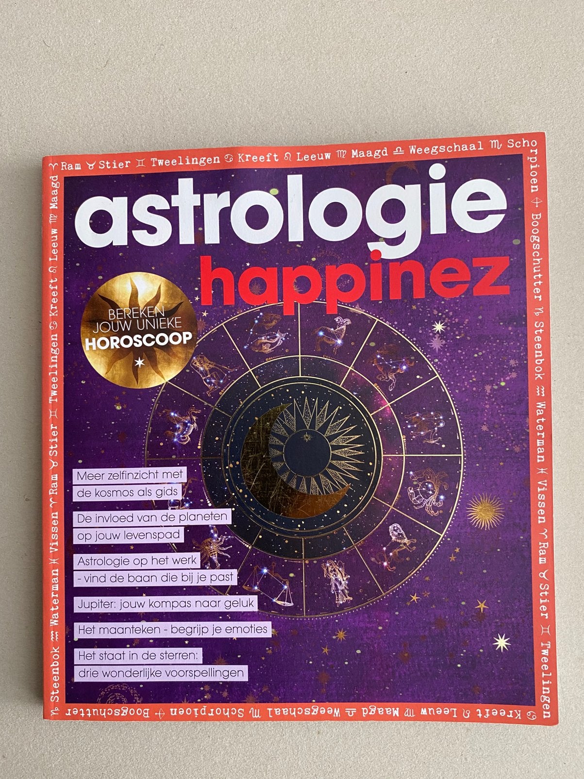 Astrologie happinez horoscoop dierenriem, Boeken, Ophalen of Verzenden, Zo goed als nieuw, Astrologie, Achtergrond en Informatie