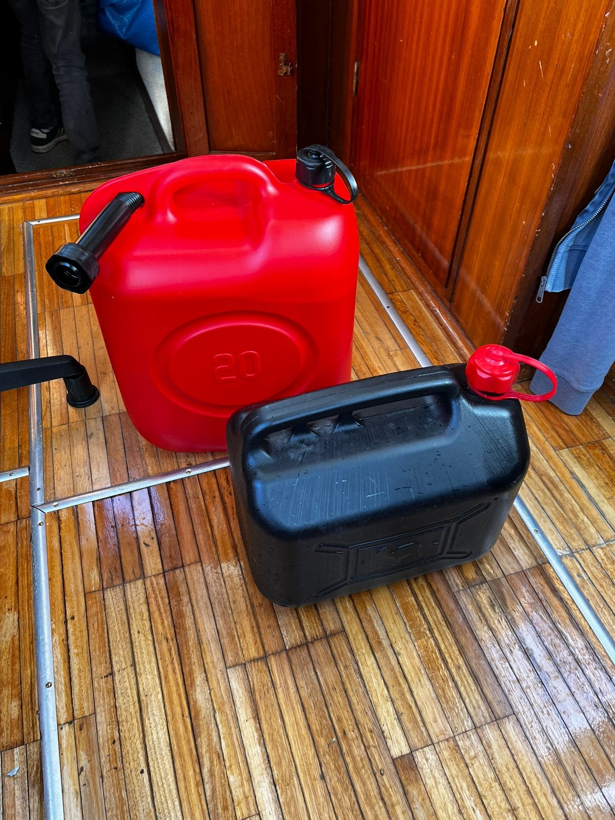 Diesel (ongeveer 30 liter), Ophalen