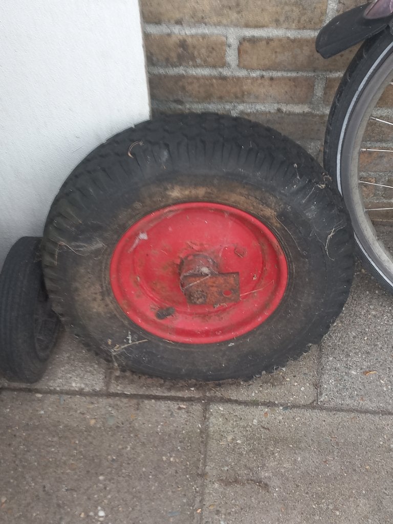 Kruiwagen wiel, Ophalen, Gebruikt, Handmatig, Eenwielig