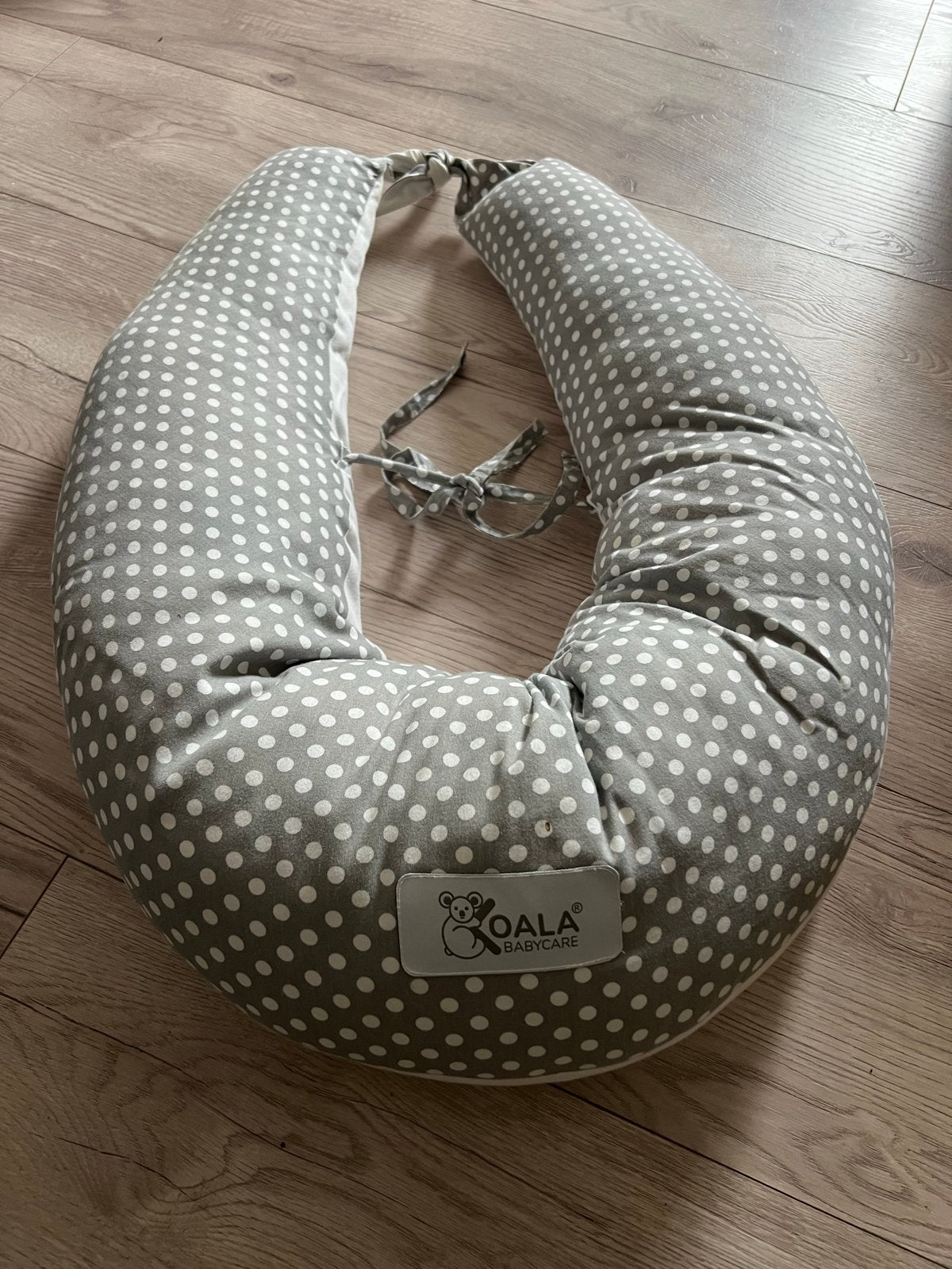 Oala Babycare voedingskussen - grijs met stippen, Kinderen en Baby's, Ophalen of Verzenden, Zo goed als nieuw