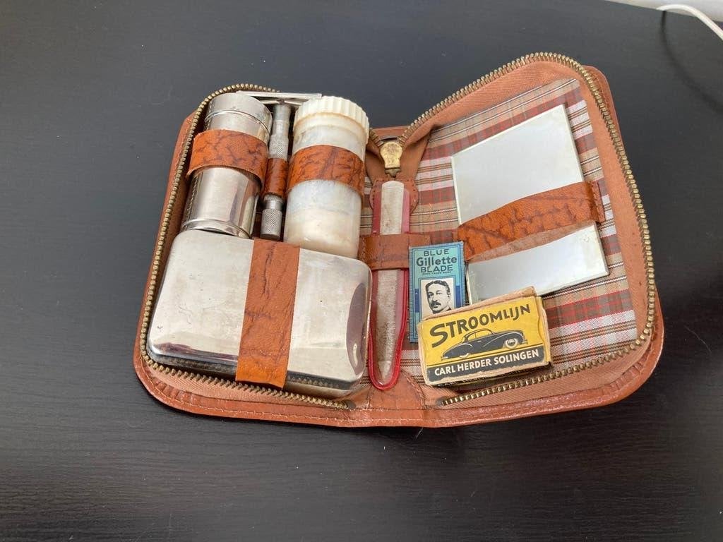 Vintage heren reisetui met verzorgingsset, Ophalen of Verzenden, Huis en Inrichting