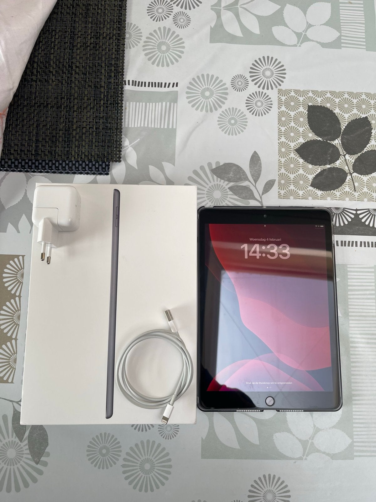 Foto 5 van Apple iPad (7e generatie) 32GB Wi-Fi - Zo goed als nieuw