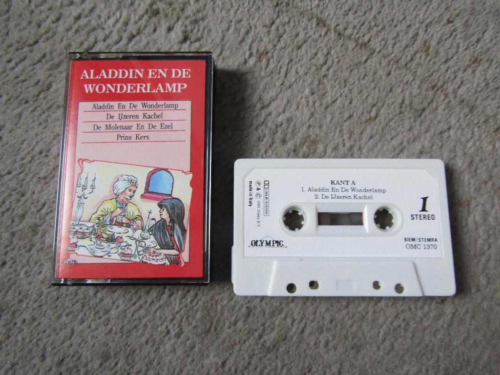 Cassette: 4 sprookjes met o.a Aladin, Gebruikt, Kinderen en Jeugd, 1 bandje, Ophalen of Verzenden