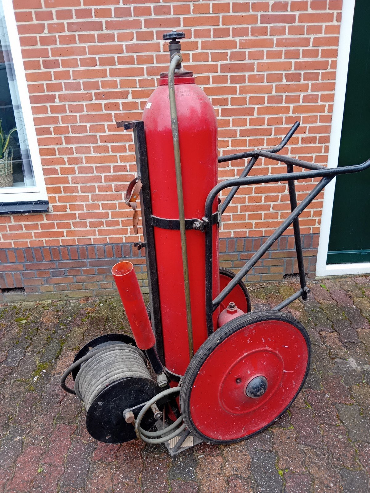 co2 brandblusser. brandbluswagen .co2 wagen, Ophalen
