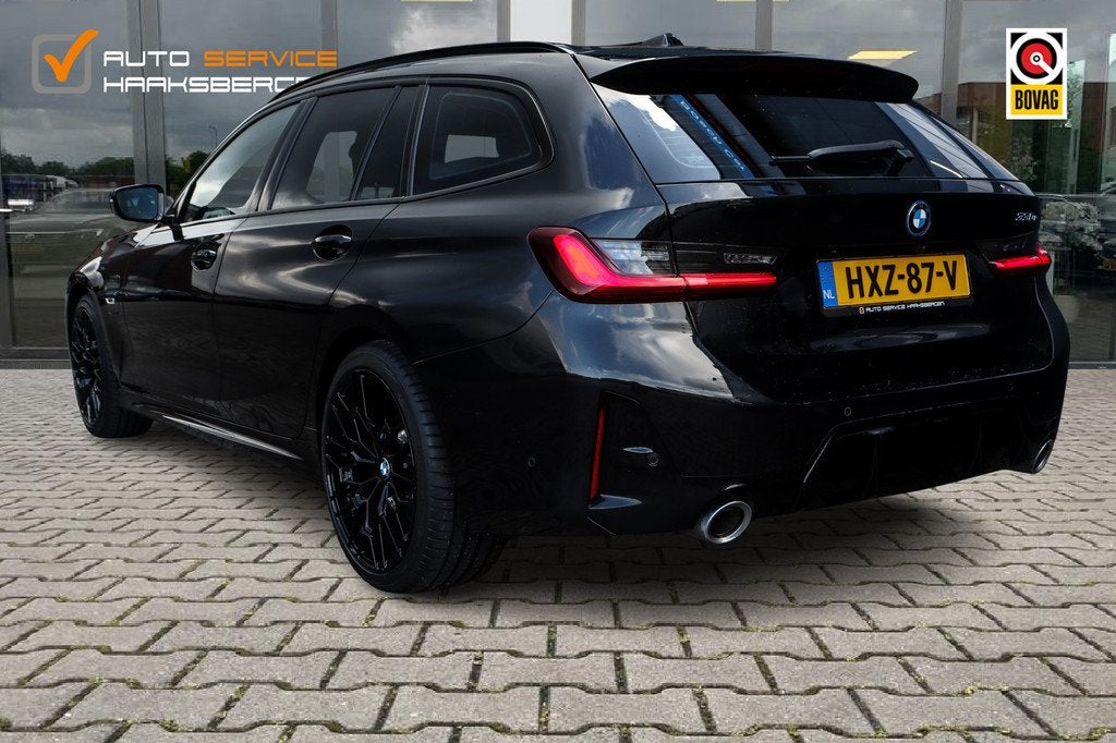 BMW 3 Serie Touring 330e M Pakket | Laser Led | ACC | Camera, 1998 cc, Gebruikt, Zwart, 4 cilinders