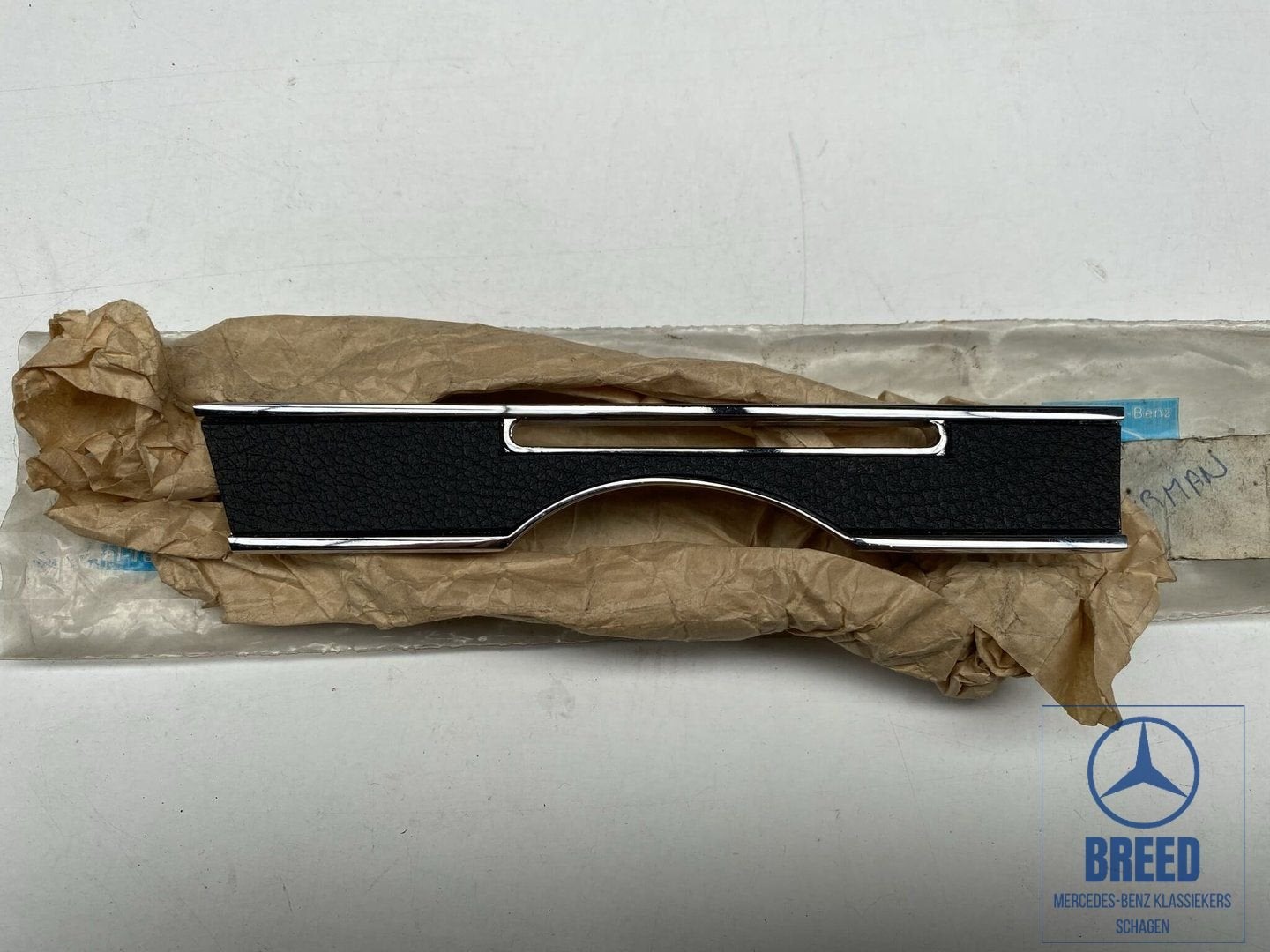 NOS sierlijst dashboard links voor Mercedes-Benz R107 W107, Auto-onderdelen, Interieur en Bekleding, -, Nieuw, Ophalen of Verzenden