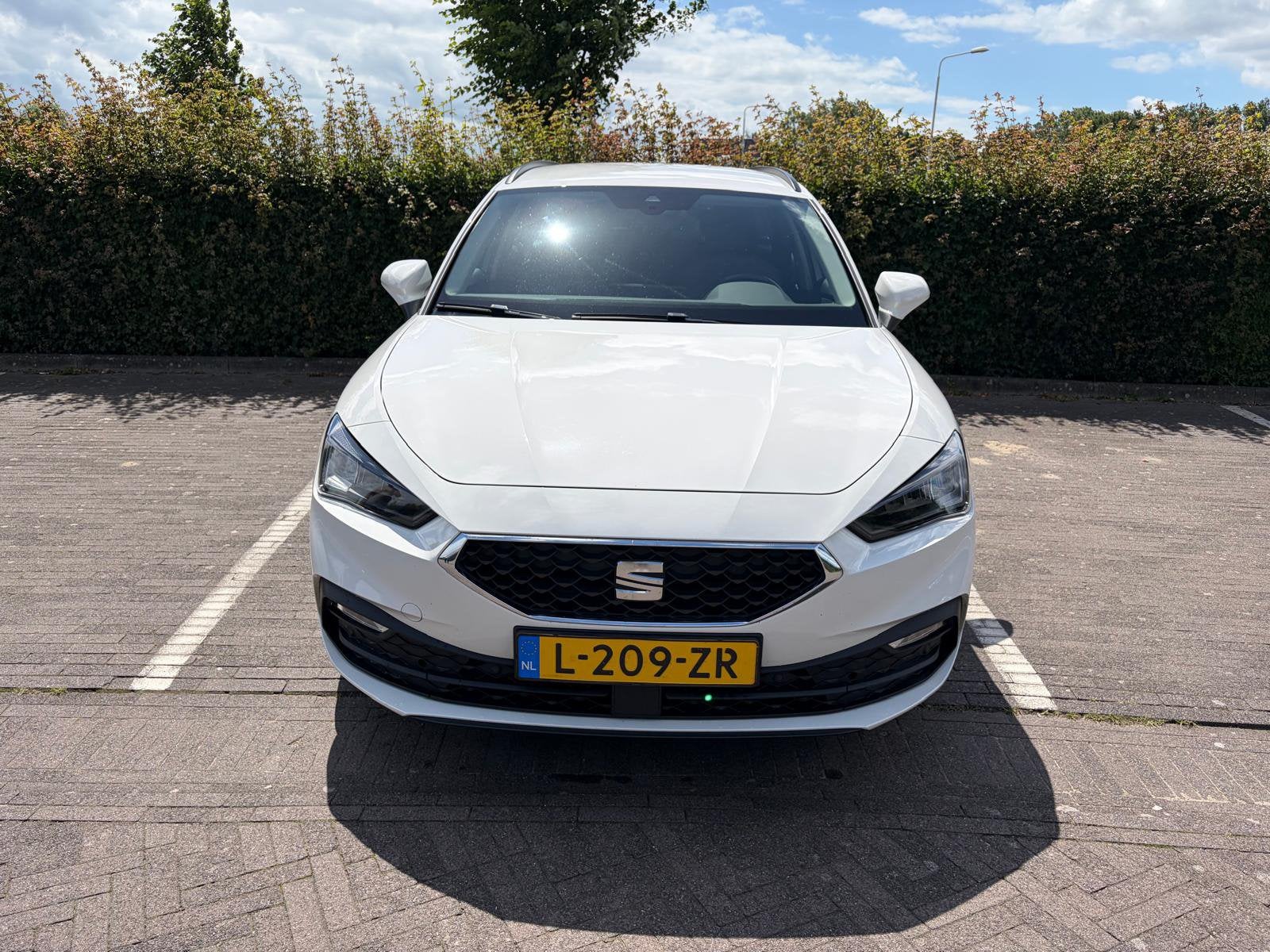 Seat Leon 1.0 TSI 110pk 2021 Wit, Voorwielaandrijving, 1227 kg, Stof, Leon