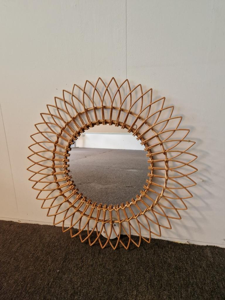Rotan spiegel, Huis en Inrichting, Woonaccessoires | Spiegels, Ophalen, Rond, Zo goed als nieuw, Minder dan 100 cm