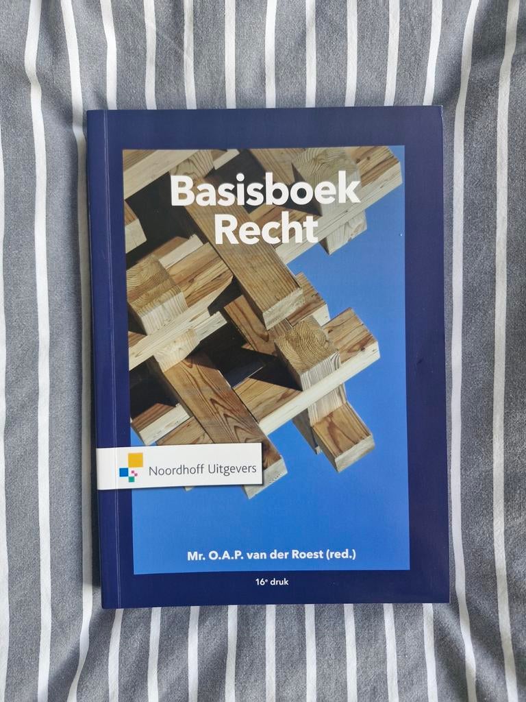 Basisboek Recht - Mr. O.A.P. van der Roest (16e druk), Mr. O.A.P. van der Roest, Zo goed als nieuw, Gamma, HBO