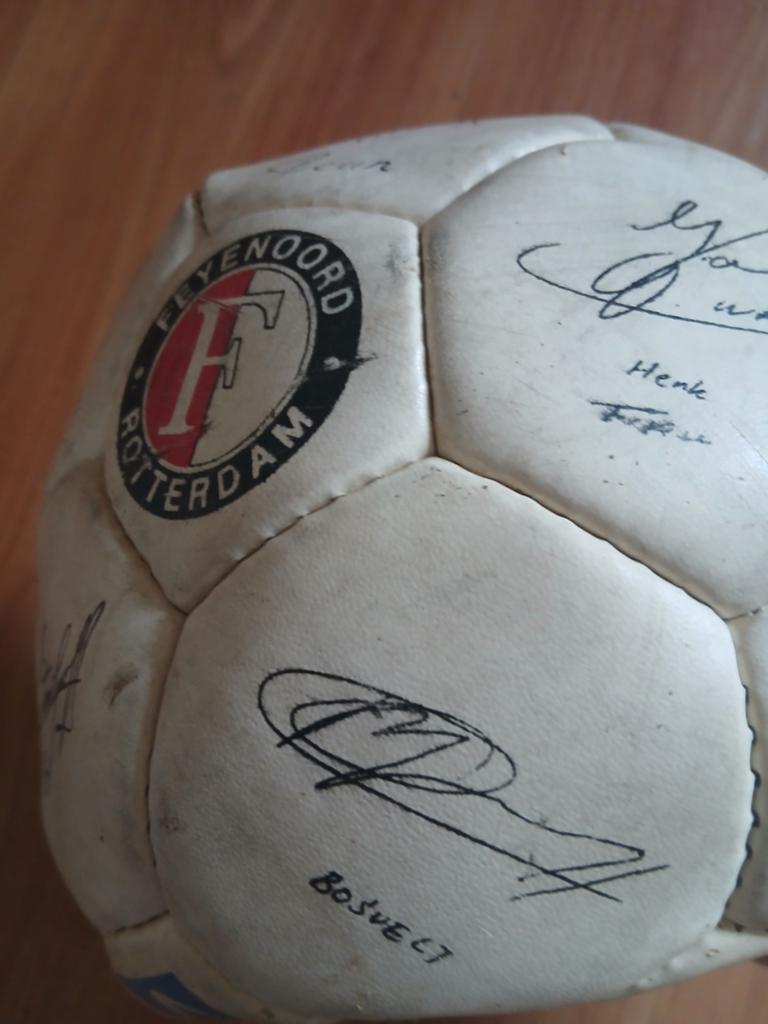Feyenoord bal handtekeningen kampioensjaar 97/98, Ophalen, Feyenoord