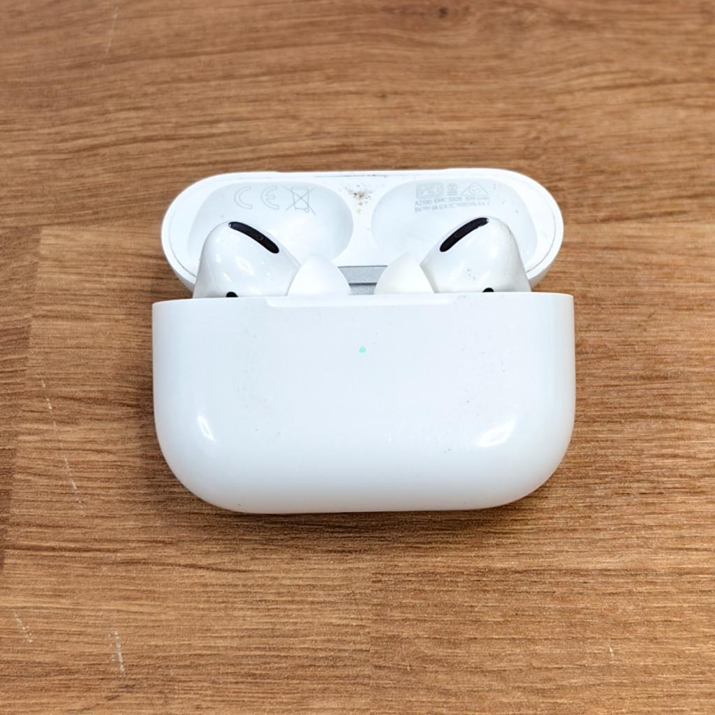 AirPods Pro 1 with MagSafe Charging Case A2084 - Prima!