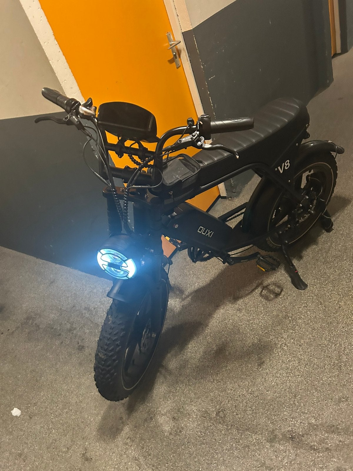 Ouxi v8, Ophalen of Verzenden, Zo goed als nieuw, Schijfrem, Pitbike