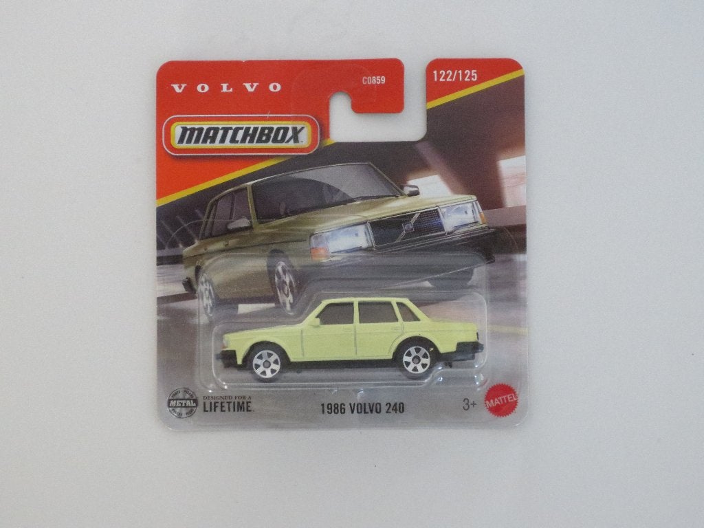 Volvo 240, Matchbox, 1:64, nieuw in verpakking, Ophalen of Verzenden, Nieuw, Auto