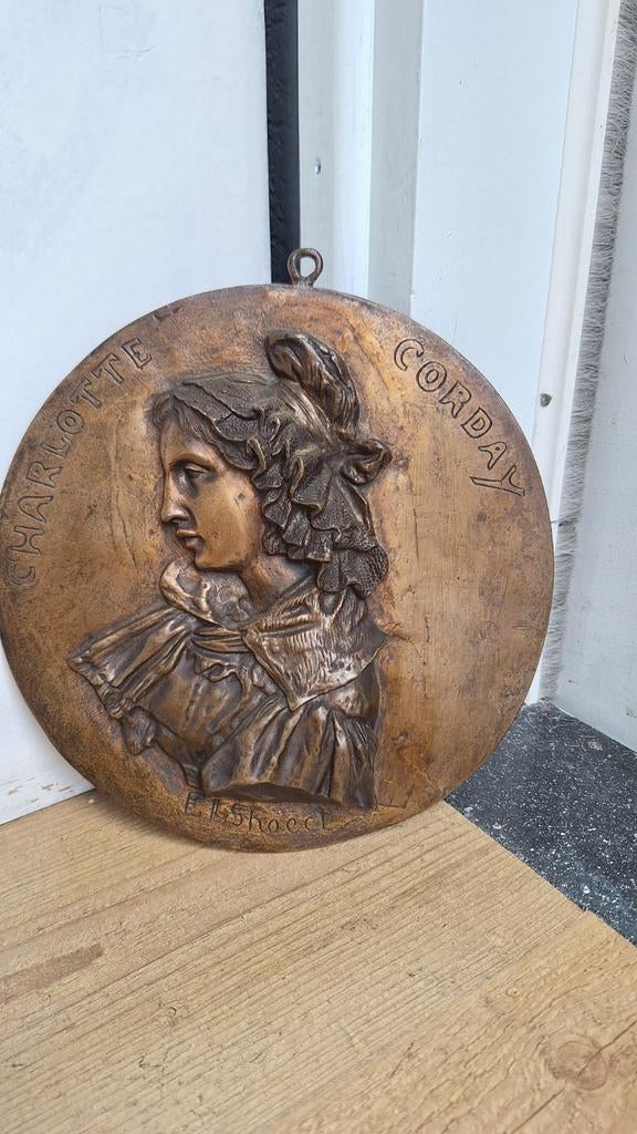 Bronzen gesigneerde  plaquette afb. Charlotte Corday, Antiek en Kunst, Antiek | Koper en Brons, Ophalen of Verzenden