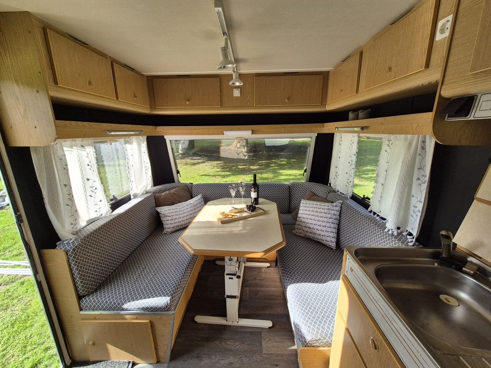Caravan huren, Ophalen, Gebruikt