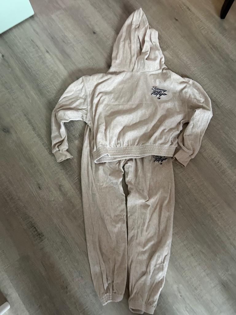 Tommy set maat 140, Ophalen, Zo goed als nieuw, Tommy Hilfiger, Meisje