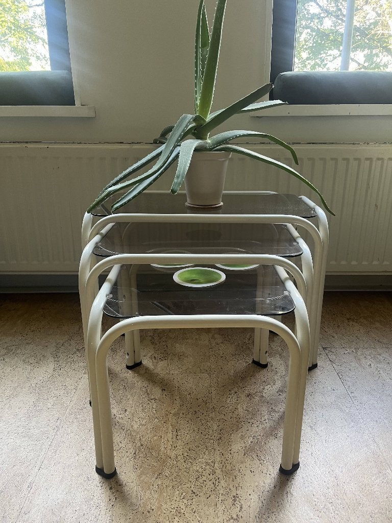 Small Nesting Tables - Bijzettafels, Huis en Inrichting, Ophalen, Minder dan 45 cm, Minder dan 55 cm, Mid-century