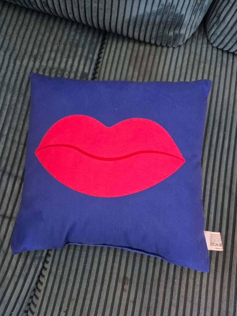 Klein kussentje met lippen, Ophalen of Verzenden, Blauw, Vierkant