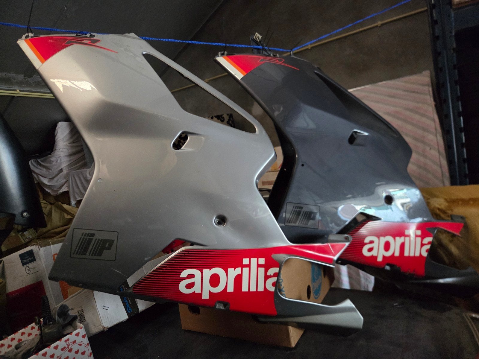 Zijpaneel Aprilia RSV 1000 R - Zijkuipkuipdeel / kuip links, Motoren, Ophalen of Verzenden, Gebruikt