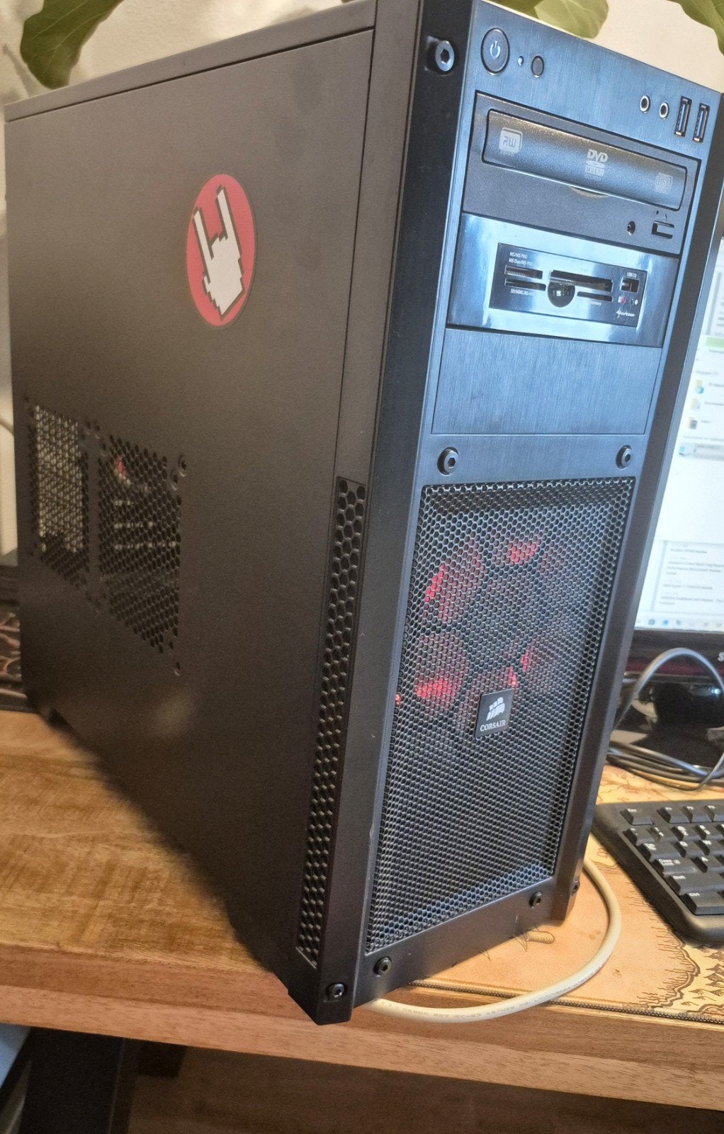 Game PC – AMD FX-8320 | ASUS R9 290 4GB | 1TB SSD + 2TB HDD, Computers en Software, Computerbehuizingen, Ophalen