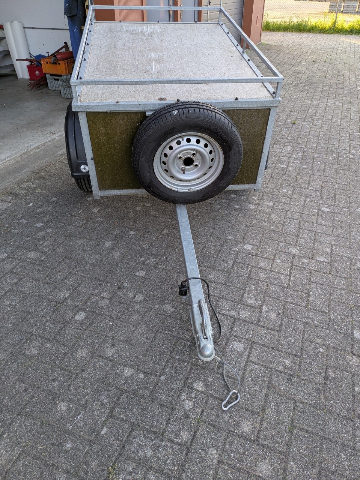 Compacte aanhanger met disselslot en reservewiel., Auto diversen, Aanhangers en Bagagewagens, Ophalen, Gebruikt