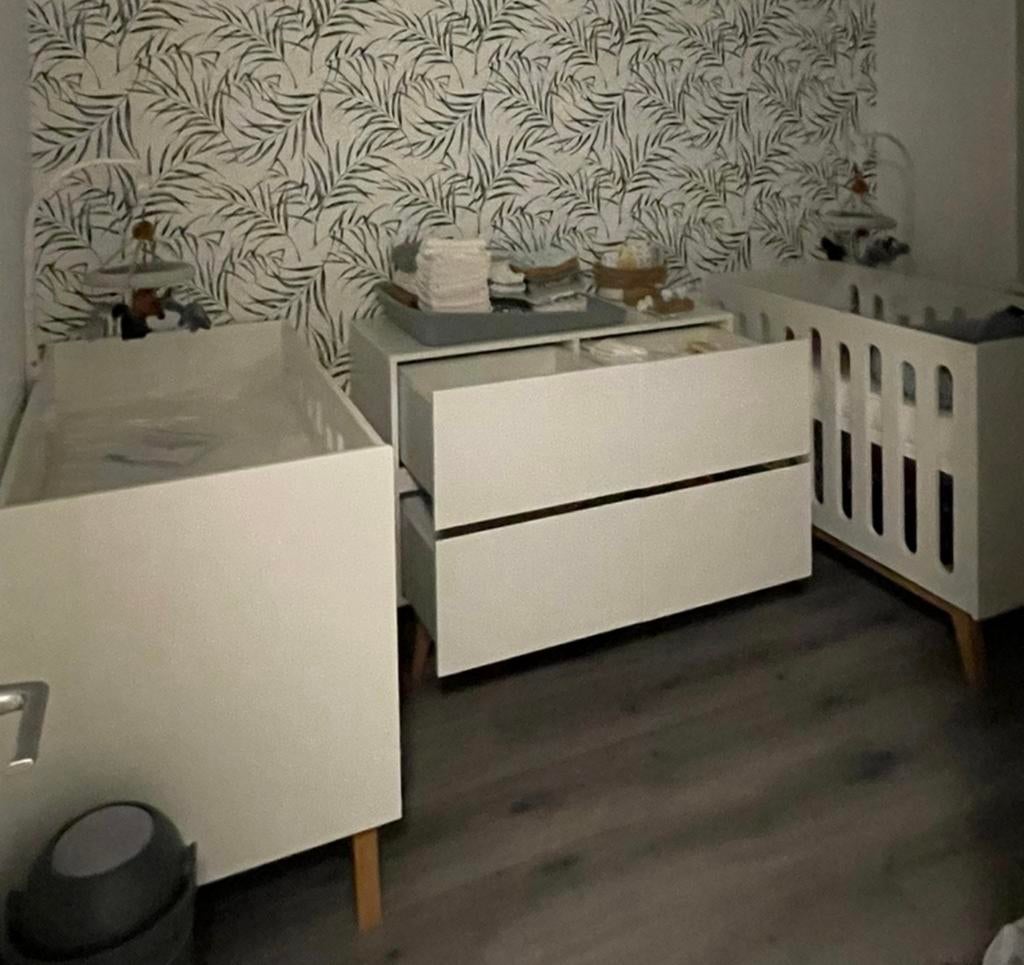 2 ledikanten en 1 commode- mag ook losse onderdelen, Ophalen, Gebruikt, Ledikant