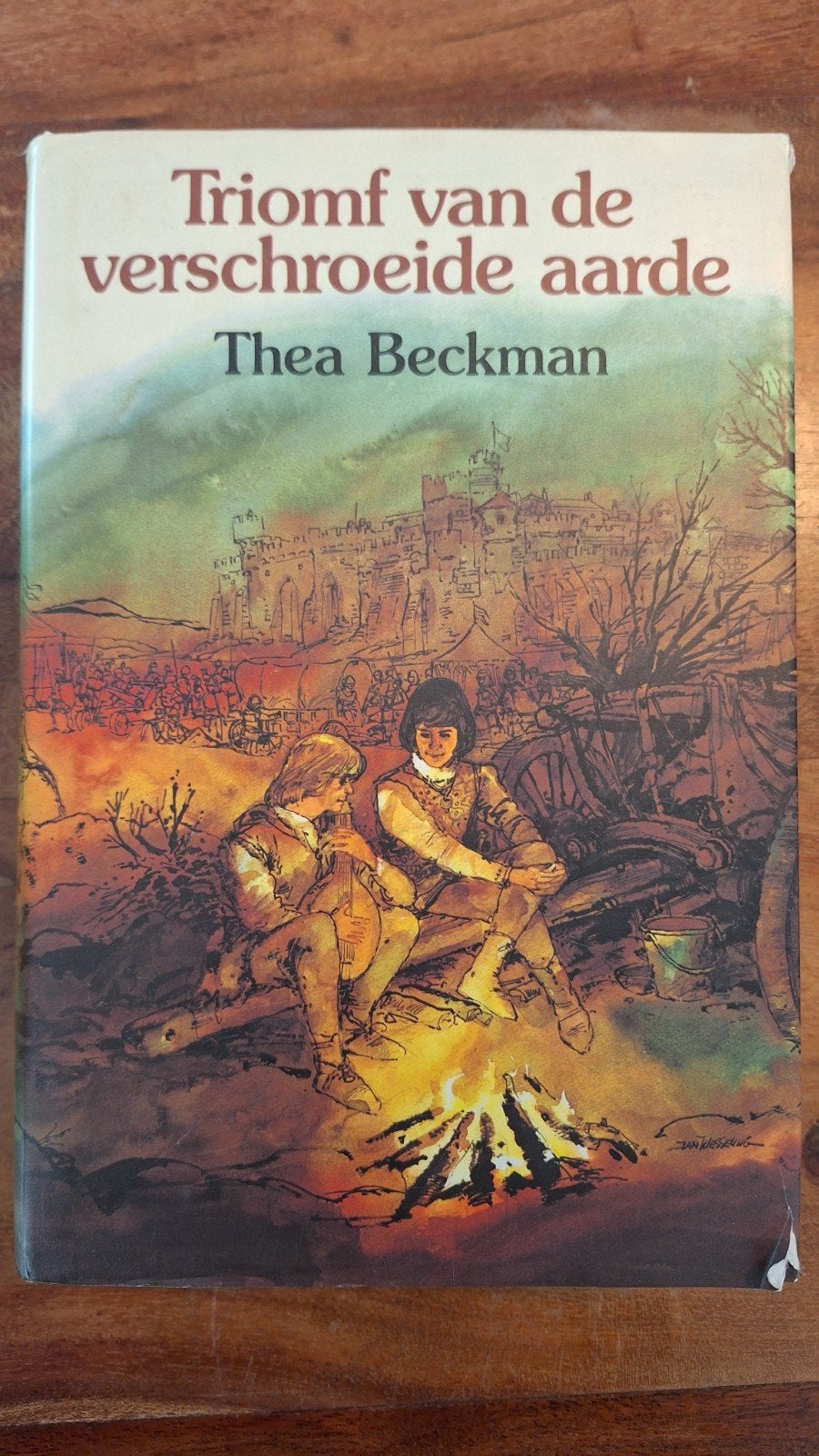 Triomf van de verschroeide aarde - Thea Beckman, Boeken, Ophalen of Verzenden, 20e eeuw of later, Gelezen, Thea Beckman