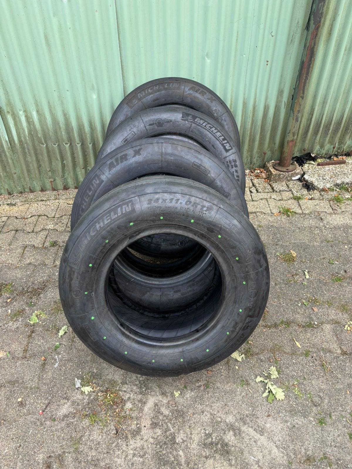 Vliegtuig banden f16 landbouw banden 34x11or17, Zakelijke goederen, Agrarisch | Onderdelen | Banden, Velgen en Assen, Ophalen of Verzenden